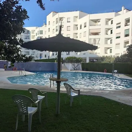 Amplia Vivienda A 5 Minutos Andando De La Playa *